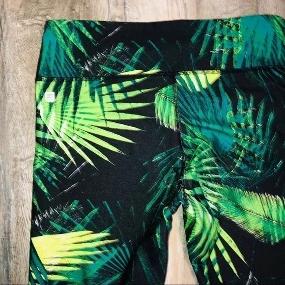 Fabletics Nature Bra and Legging Workout Set - Picture 8 of 9